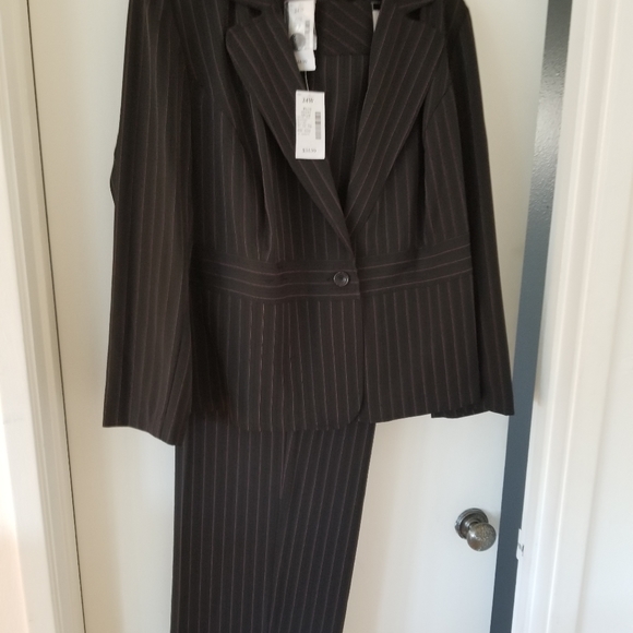 Pant suit NWT - Picture 6 of 7